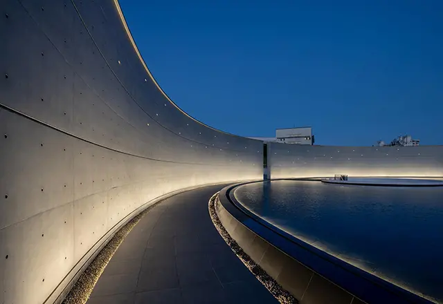 Outdoor wall washing lighting